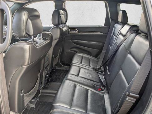 Used 2017 Jeep Grand Cherokee Overland w/ Jeep Active Safety Group image 18