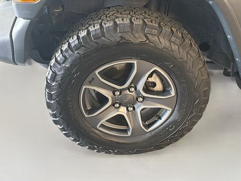 Used 2018 Jeep Wrangler Unlimited Sport S AWD/4WD image 11