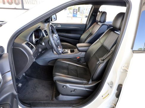 Used 2018 Jeep Grand Cherokee Altitude RWD image 13