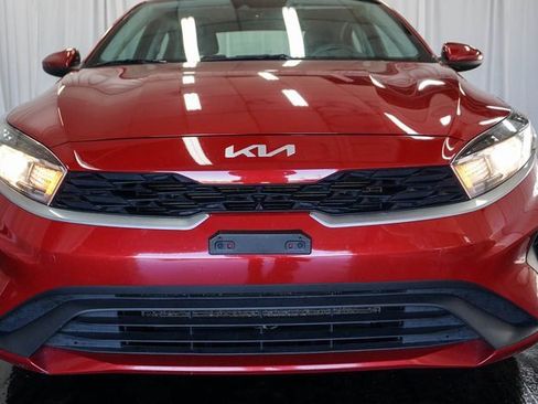 Used 2023 Kia Forte LXS image 3