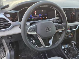 New 2026 Volkswagen Taos SE FWD video 3