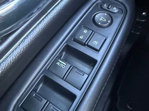 Used 2019 Honda HR-V Touring image 16