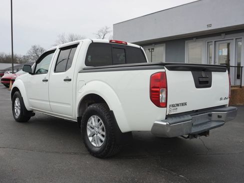 Used 2018 Nissan Frontier SV image 7