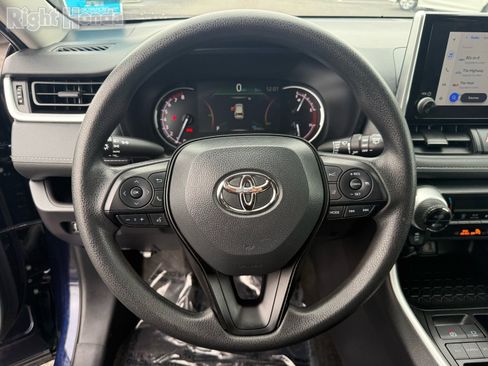 Used 2024 Toyota RAV4 XLE image 15