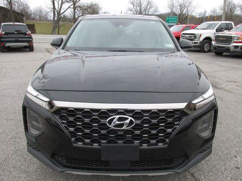 Used 2019 Hyundai Santa Fe SE image 3