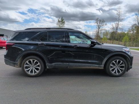 Certified 2023 Ford Explorer ST AWD/4WD image 4