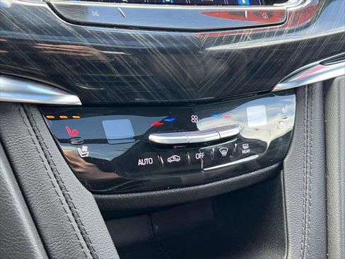 Used 2024 Cadillac XT6 Premium Luxury w/ Technology Package image 31