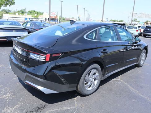 New 2026 Hyundai Sonata SE FWD image 19