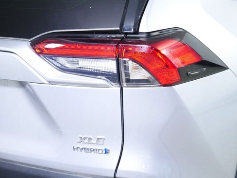 Used 2024 Toyota RAV4 XLE Premium w/ Weather Package AWD/4WD image 17