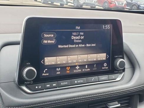 Used 2023 Nissan Rogue SV image 29