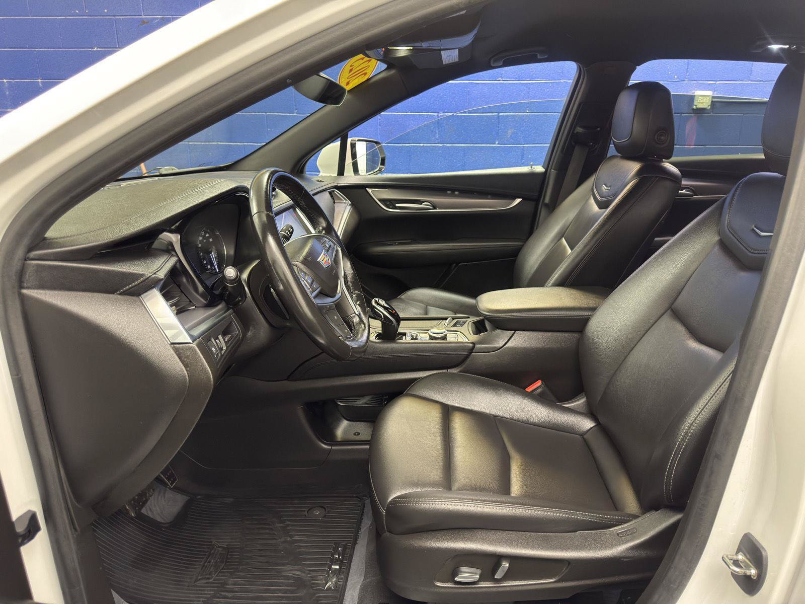 Used 2023 Cadillac XT5 Luxury AWD/4WD image 15