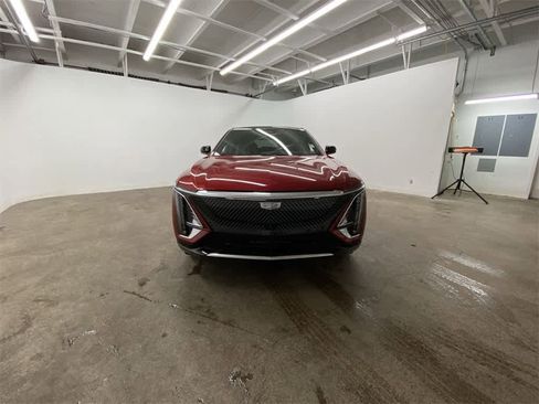 Certified 2024 Cadillac Lyriq Luxury w/ LPO, Floor Liner Package image 9