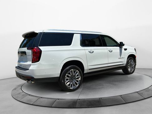 Used 2024 GMC Yukon XL Denali Ultimate AWD/4WD image 7
