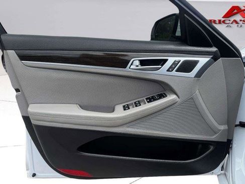 Used 2019 Genesis G80 3.8 RWD image 18