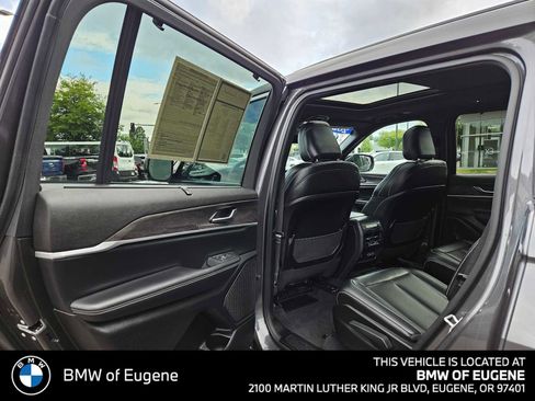 Used 2024 Jeep Grand Cherokee L Limited w/ Luxury Tech Group II AWD/4WD image 19