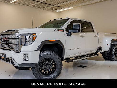 Used 2022 GMC Sierra 3500 Denali w/ Denali Ultimate Package AWD/4WD image 5