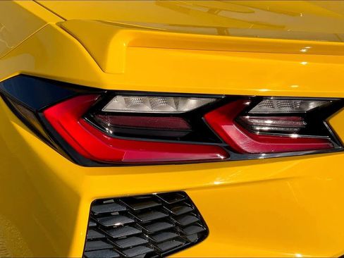 Used 2025 Chevrolet Corvette Stingray Convertible w/ 1LT image 26