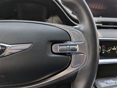 Used 2025 Genesis GV70 2.5T AWD/4WD image 17