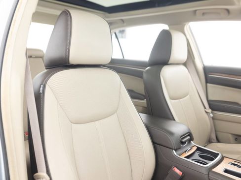 Used 2013 Chrysler 300 C Luxury Series w/ Harman Kardon Audio Group RWD image 28