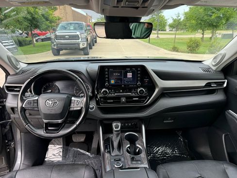 Used 2020 Toyota Highlander Limited AWD/4WD image 12