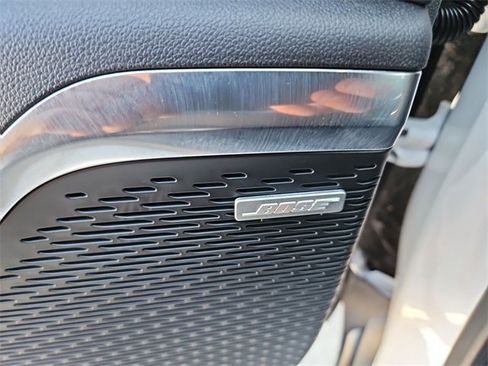 Used 2025 GMC Acadia Elevation image 24