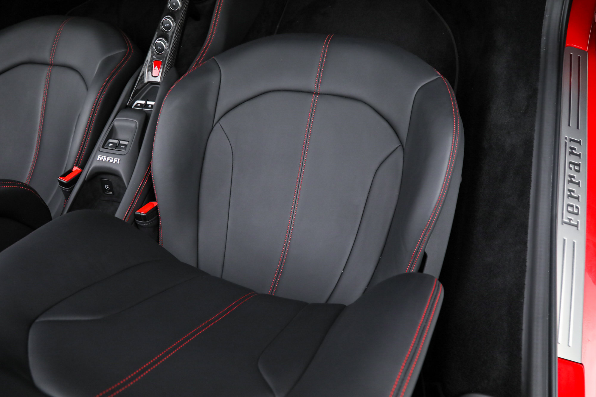 Certified 2023 Ferrari F8 Tributo RWD image 28