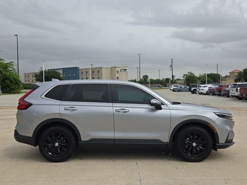 Used 2024 Honda CR-V EX image 2