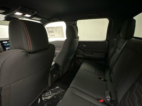Used 2024 Nissan Frontier PRO-4X w/ Technology Package AWD/4WD image 17