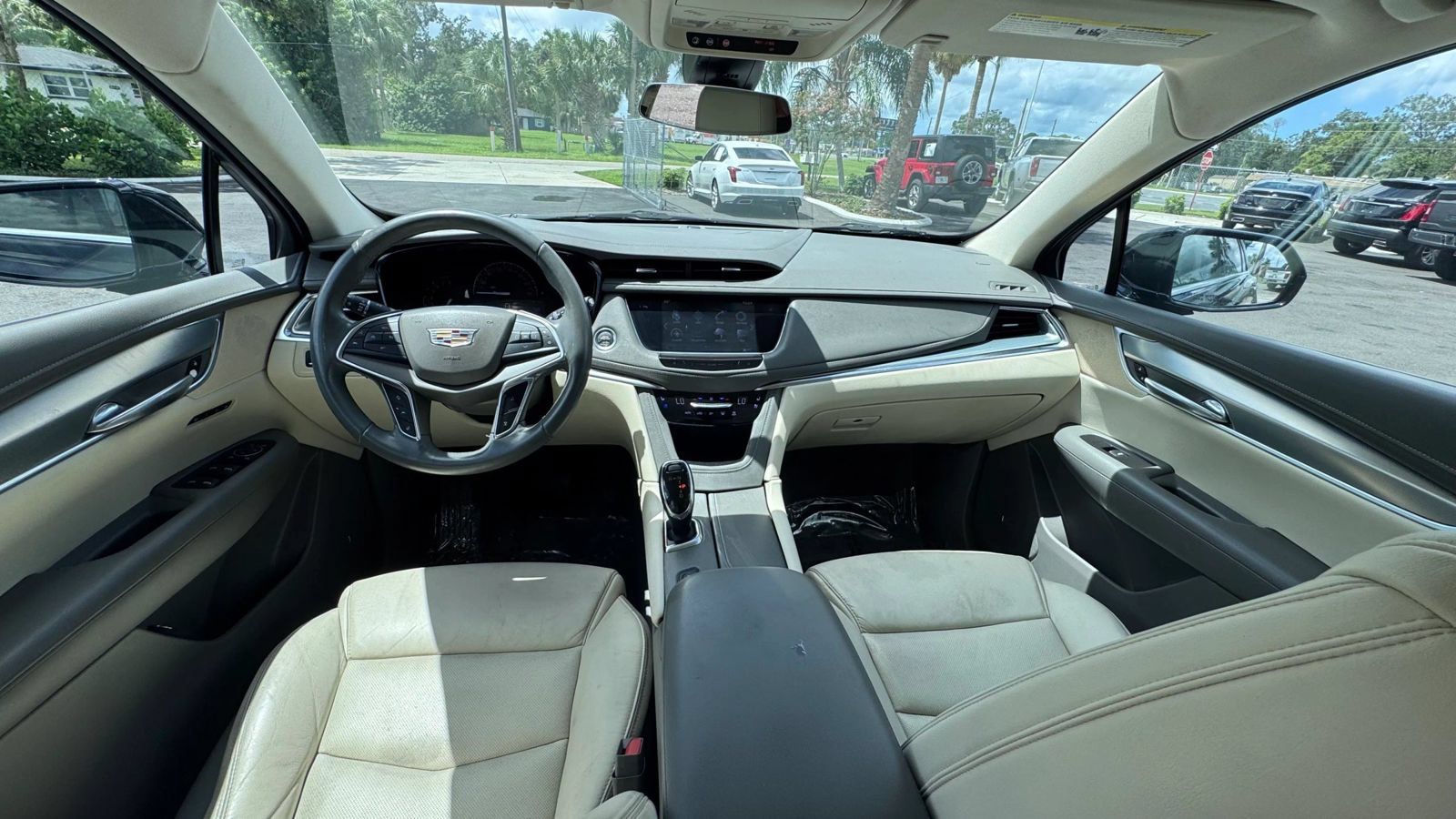 Used 2018 Cadillac XT5 Premium Luxury FWD image 5