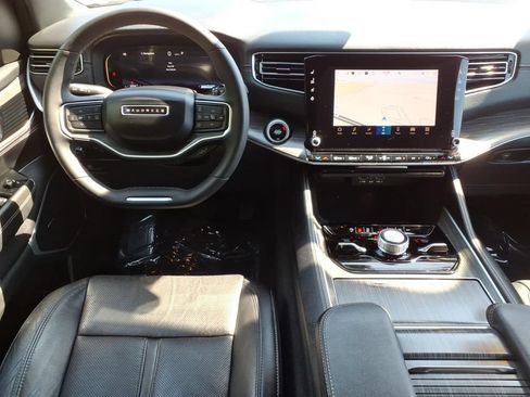 Used 2024 Jeep Wagoneer L Series III w/ Flexible Seating Group AWD/4WD image 19