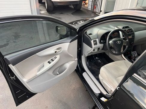 Used 2013 Toyota Corolla L image 25