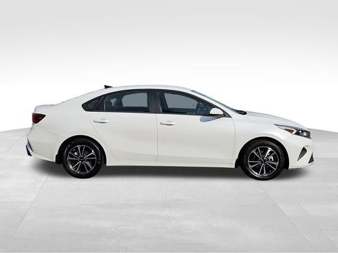 Used 2024 Kia Forte LXS image 8