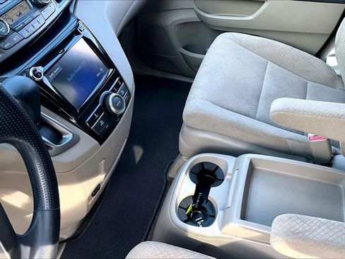 Used 2016 Honda Odyssey EX image 16