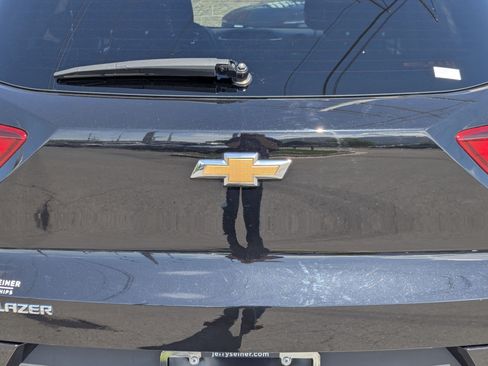 Used 2023 Chevrolet TrailBlazer LT FWD image 14