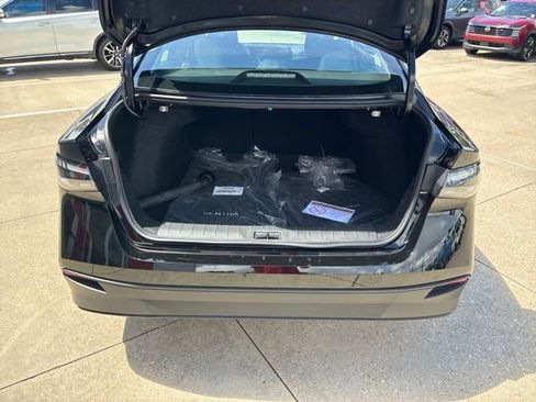 Used 2026 Nissan Sentra SV w/ Floor Mat Package FWD image 8