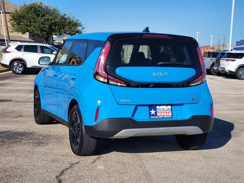 Used 2025 Kia Soul EX image 4