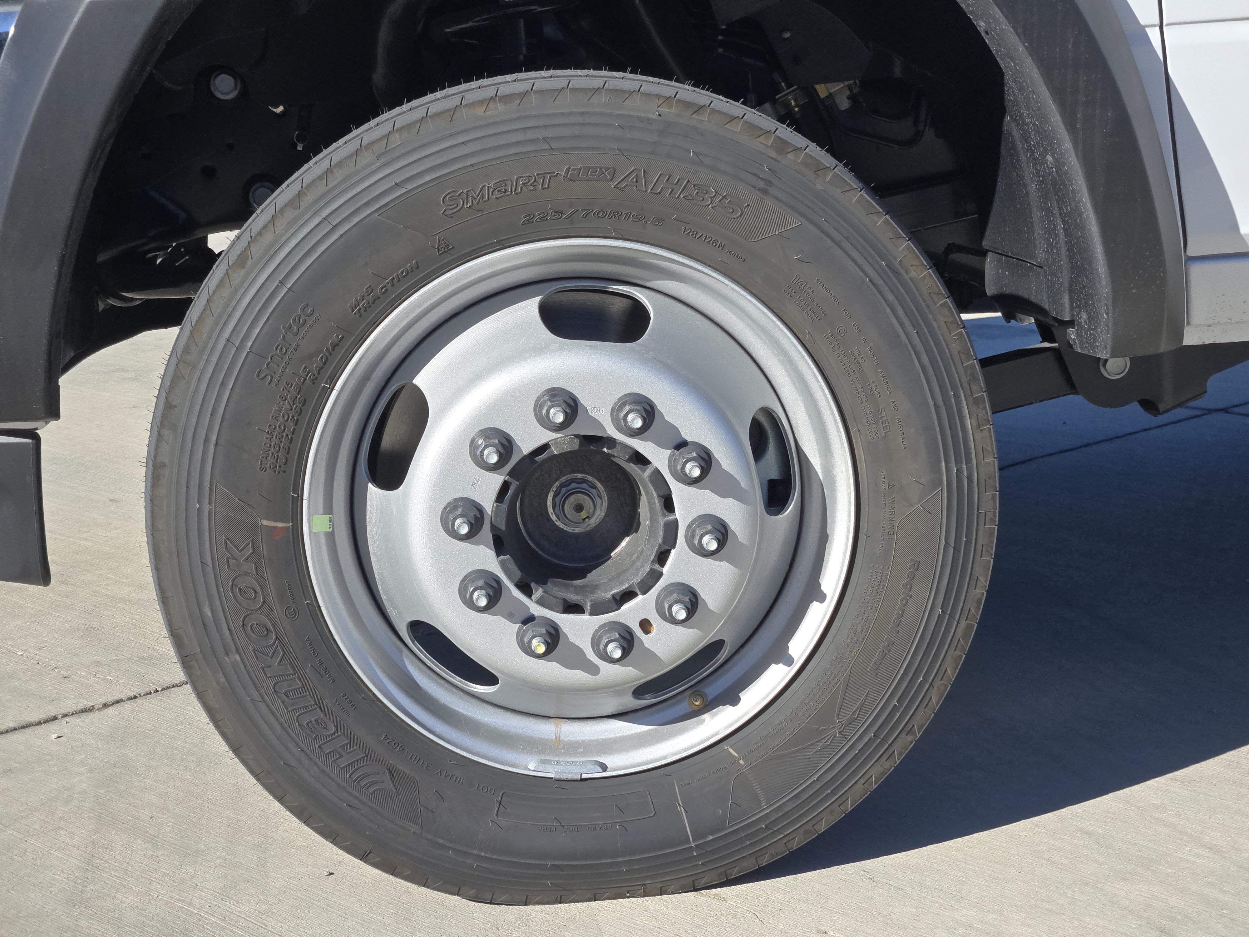 New 2026 RAM 5500 Tradesman w/ Chrome Appearance Group AWD/4WD image 9