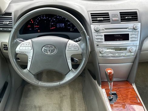 Used 2011 Toyota Camry XLE FWD image 15