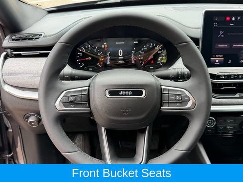 Used 2024 Jeep Compass Latitude AWD/4WD image 4