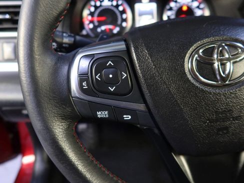 Used 2017 Toyota Camry SE image 32