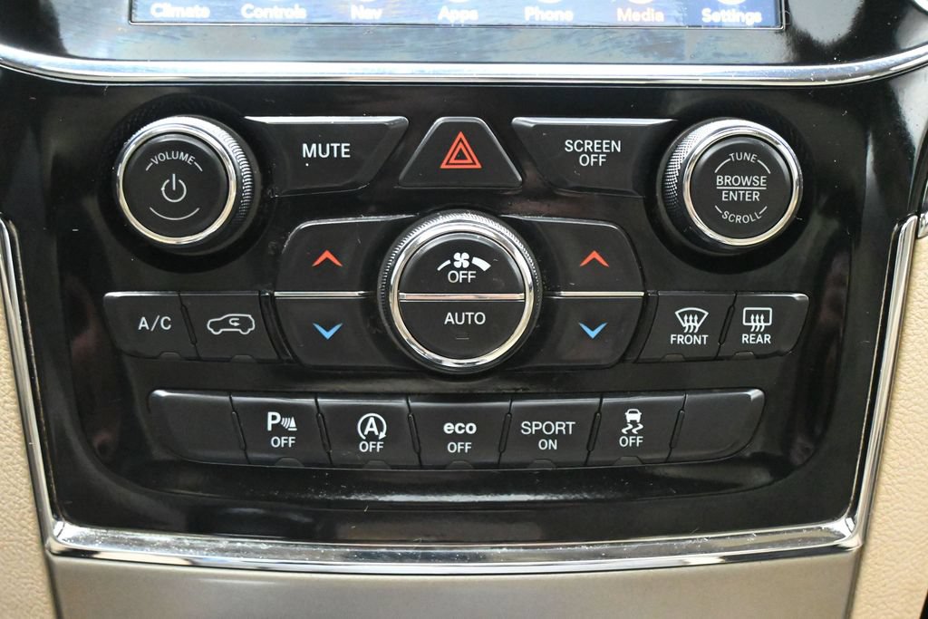 Used 2021 Jeep Grand Cherokee Limited AWD/4WD image 18