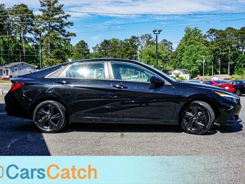 Used 2022 Hyundai Elantra SEL w/ Convenience Package FWD image 2