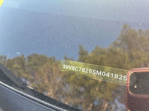 Used 2025 Volkswagen Taos S image 9