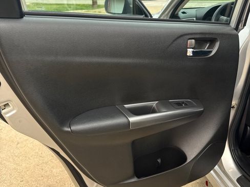 Used 2011 Subaru Impreza 2.5i AWD/4WD image 16
