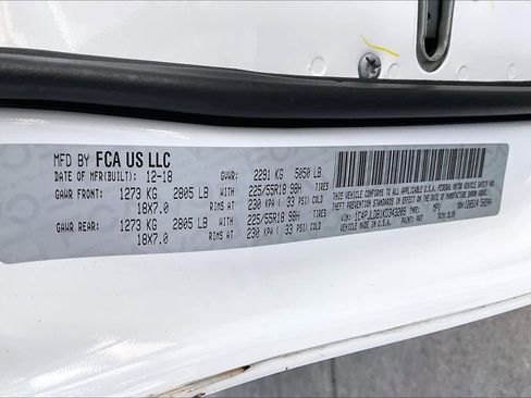 Used 2019 Jeep Cherokee Limited image 35