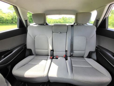 Used 2017 Hyundai Santa Fe SE FWD image 12
