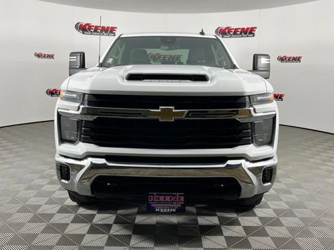 Used 2025 Chevrolet Silverado 2500 LT w/ Convenience Package AWD/4WD image 4