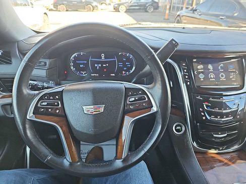 Used 2017 Cadillac Escalade ESV Luxury image 20
