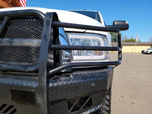 Used 2017 RAM 2500 SLT image 18