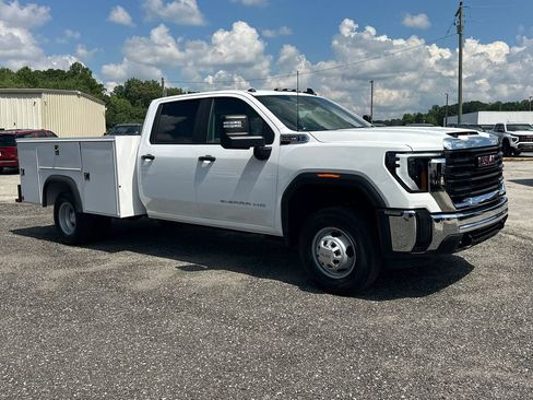 New 2026 GMC Sierra 3500 Pro w/ Convenience Package AWD/4WD image 4